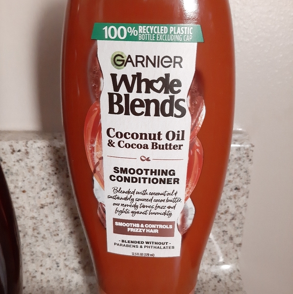 Garnier Whole Blends Coconut Oil & Coconut Butter Haircare Bundle - Picture 9 of 13